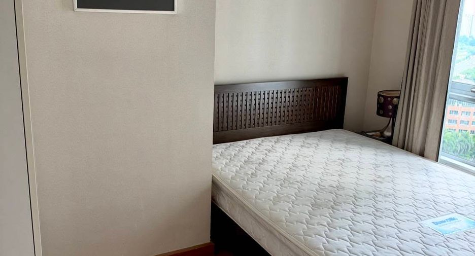 Wohnung zur Miete mit 3 Zimmer in Huai Khwang, Bangkok