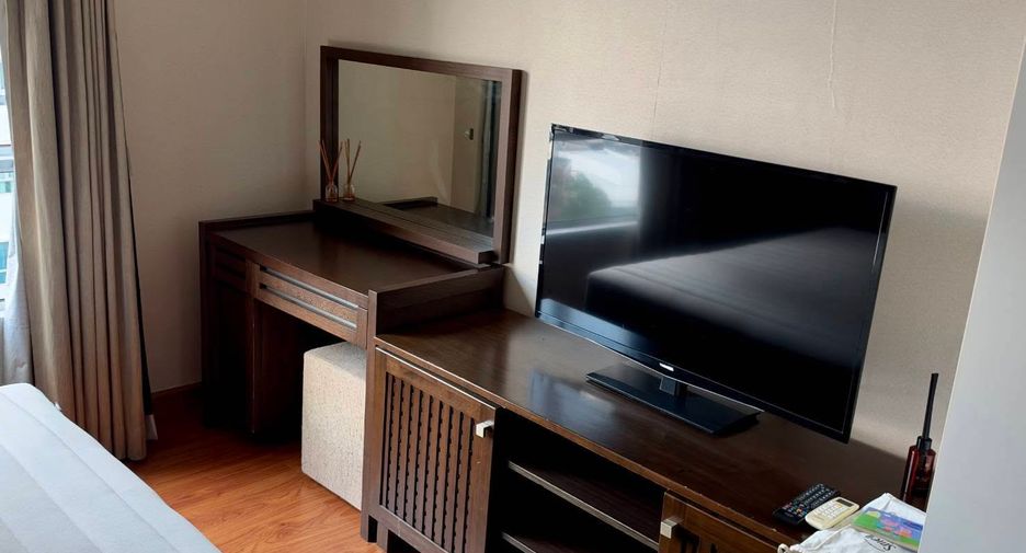 Wohnung zur Miete mit 3 Zimmer in Huai Khwang, Bangkok