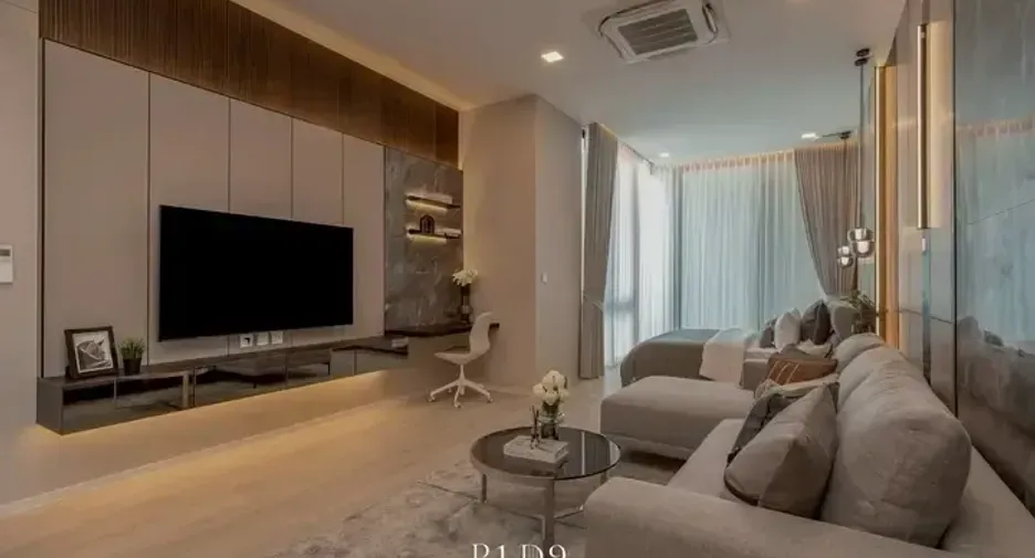 For rent and for sale 4 bedrooms house in Saphan Sung, Bangkok