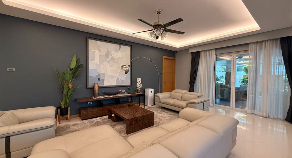 Casa en alquiler de 2 habitaciones en Bang Lamung, Chonburi