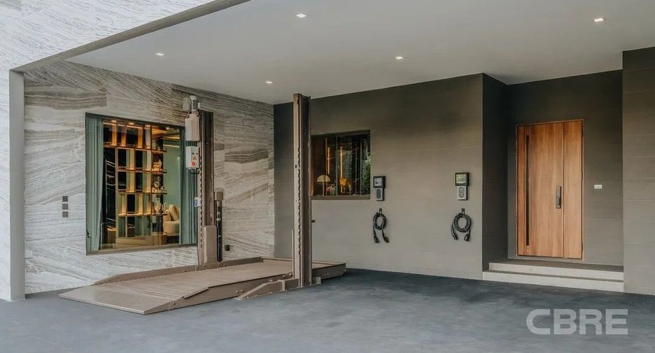 For sale 4 ベッドルーム house in Bang Kapi, Bangkok