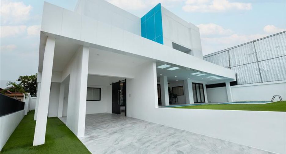 For rent 5 bedrooms villa in Jomtien, Pattaya