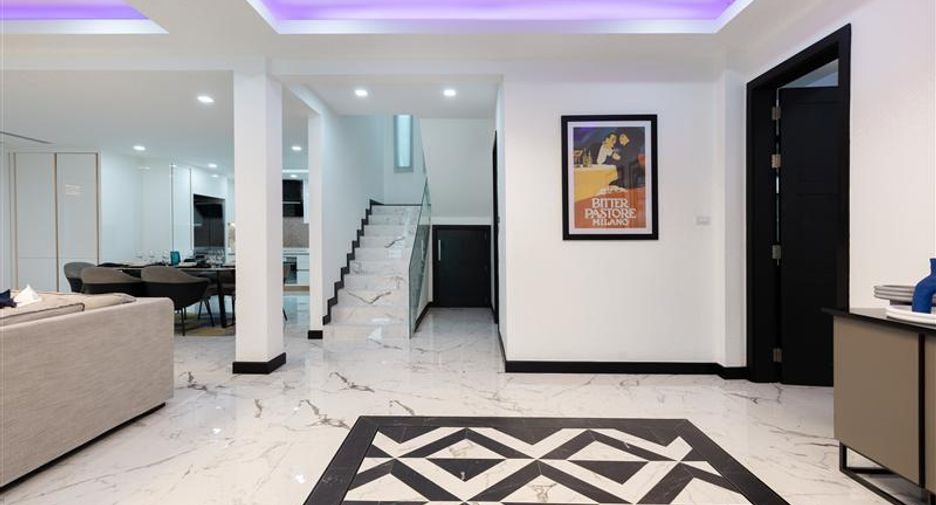 For rent 5 bedrooms villa in Jomtien, Pattaya