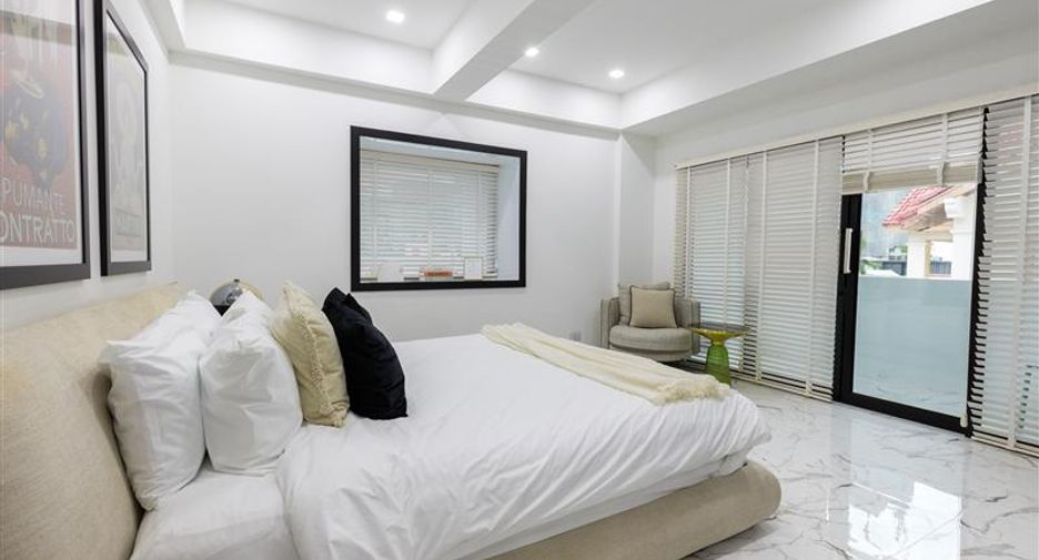 For rent 5 bedrooms villa in Jomtien, Pattaya