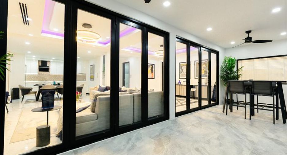 For rent 5 bedrooms villa in Jomtien, Pattaya