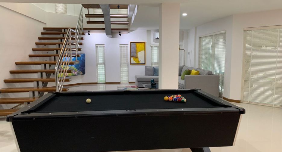 For rent 4 bedrooms condo in Jomtien, Pattaya