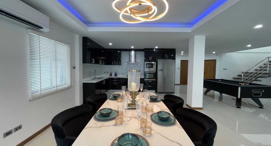 For rent 4 bedrooms condo in Jomtien, Pattaya