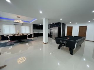 For rent 4 bedrooms condo in Bang Lamung, Chonburi