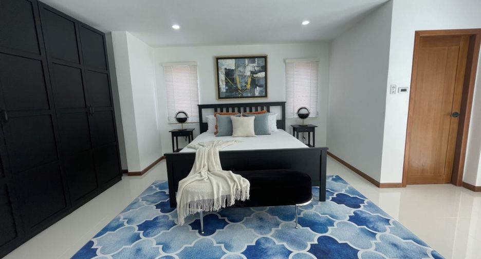 For rent 4 bedrooms condo in Jomtien, Pattaya