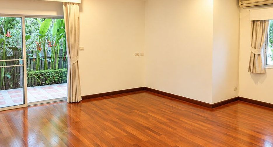 À louer 4 chambres maison à Pak Kret, Nonthaburi