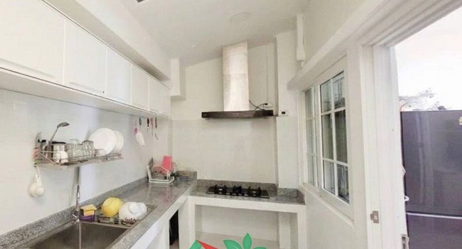 For sale 4 ベッドルーム townhouse in Prawet, Bangkok