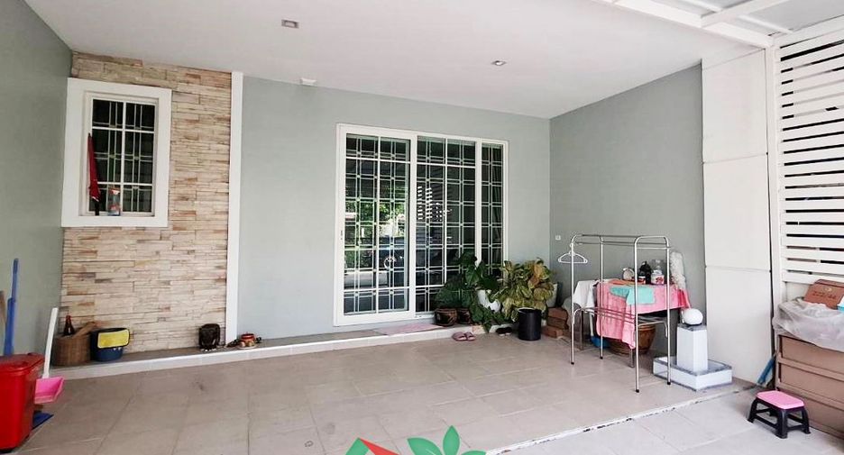 For sale 4 ベッドルーム townhouse in Prawet, Bangkok