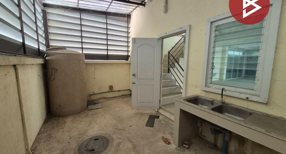 À vendre 3 chambres local commercial à Mueang Suphanburi, Suphan Buri