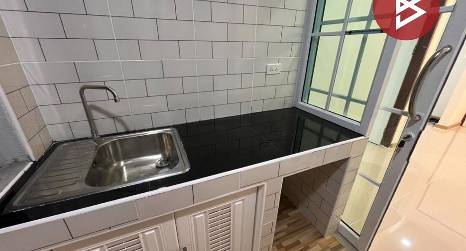 À vendre 1 chambre condo à Mueang Samut Prakan, Samut Prakan