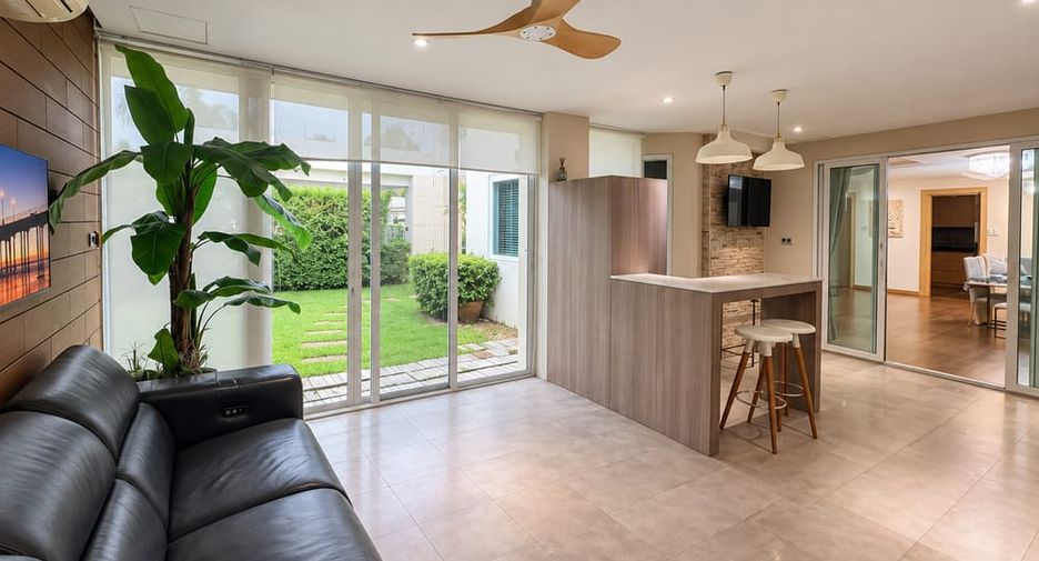 Villa en alquiler de 4 habitaciones en Bang Lamung, Chonburi