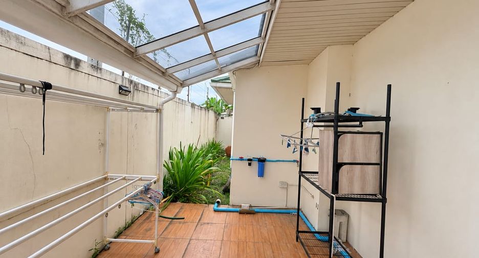 Villa en alquiler de 4 habitaciones en Bang Lamung, Chonburi
