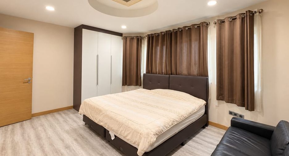 Villa en alquiler de 4 habitaciones en Bang Lamung, Chonburi