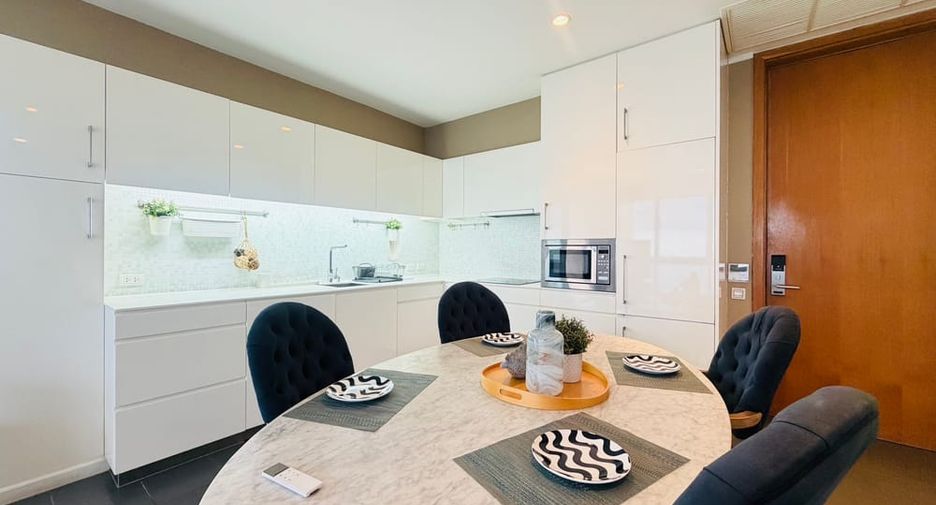 For rent 3 bedrooms condo in Bang Lamung, Chonburi