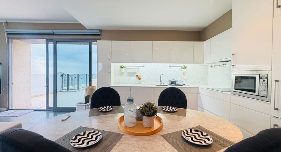 For rent 3 bedrooms condo in Bang Lamung, Chonburi
