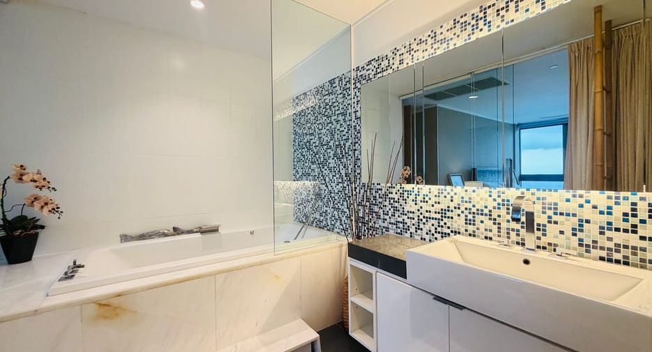For rent 3 bedrooms condo in Bang Lamung, Chonburi