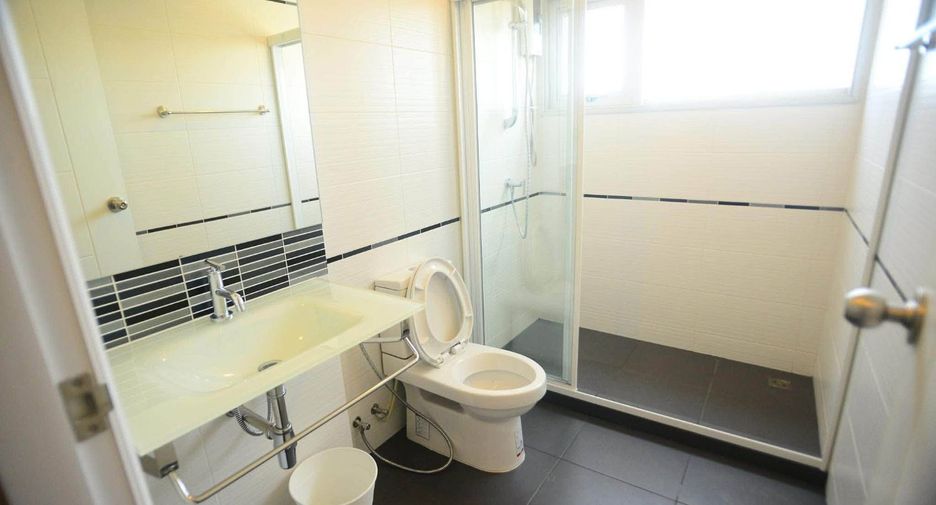 For rent 2 bedrooms condo in Bang Lamung, Chonburi