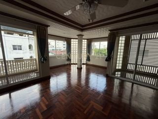 出售 6 卧室 独立屋 在 Din Daeng, 曼谷