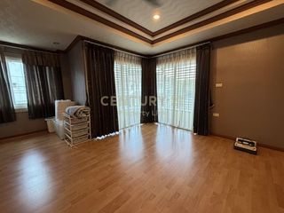 出售 6 卧室 独立屋 在 Din Daeng, 曼谷