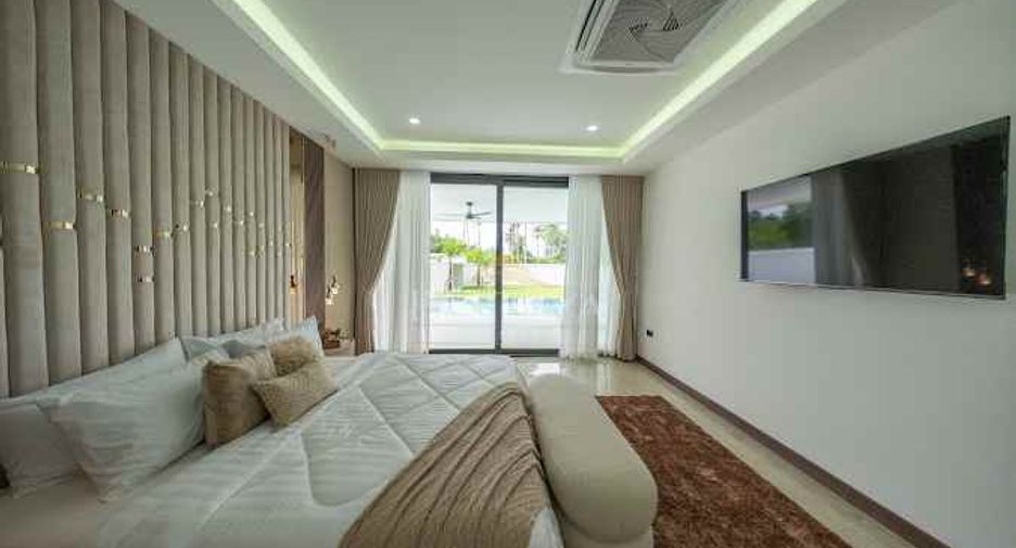 For sale 5 bedrooms villa in Huay Yai, Pattaya