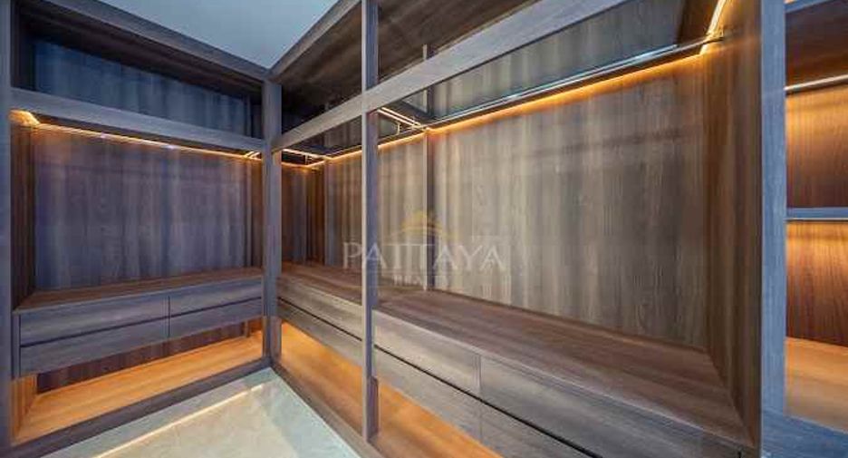 For sale 5 bedrooms villa in Huay Yai, Pattaya