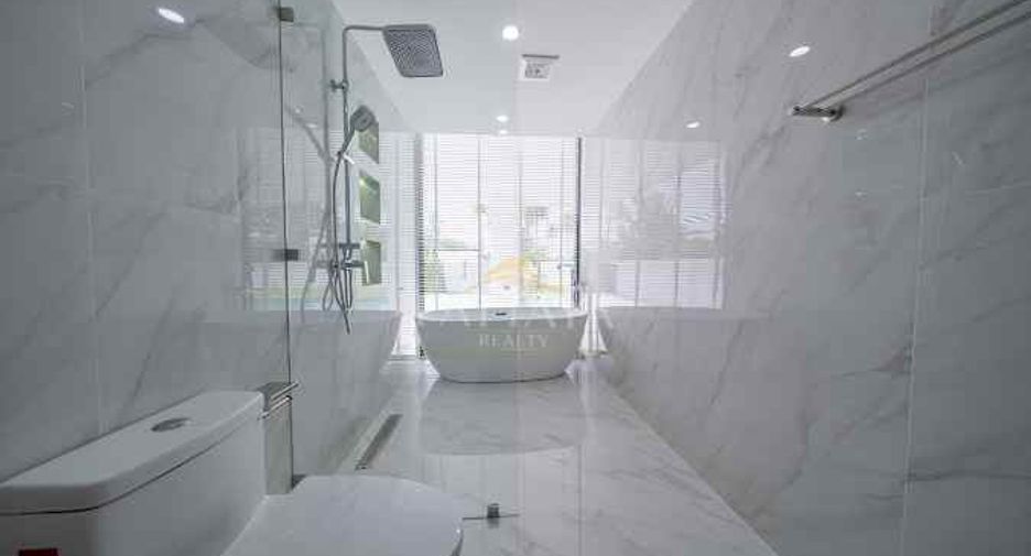 For sale 5 bedrooms villa in Huay Yai, Pattaya