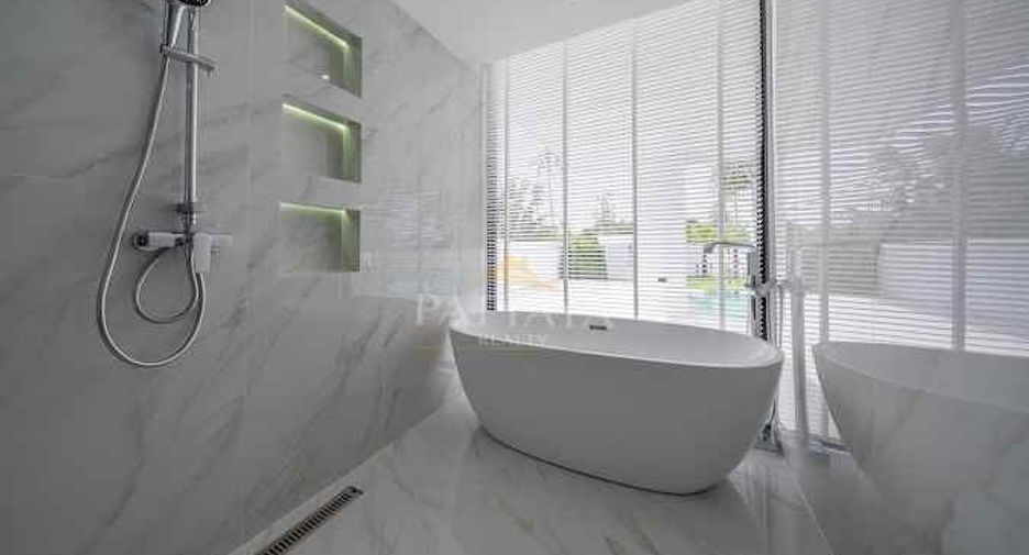 For sale 5 bedrooms villa in Huay Yai, Pattaya