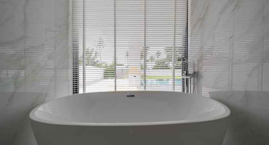For sale 5 bedrooms villa in Huay Yai, Pattaya