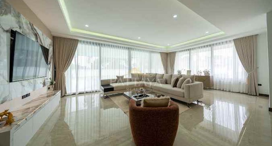 For sale 5 bedrooms villa in Huay Yai, Pattaya
