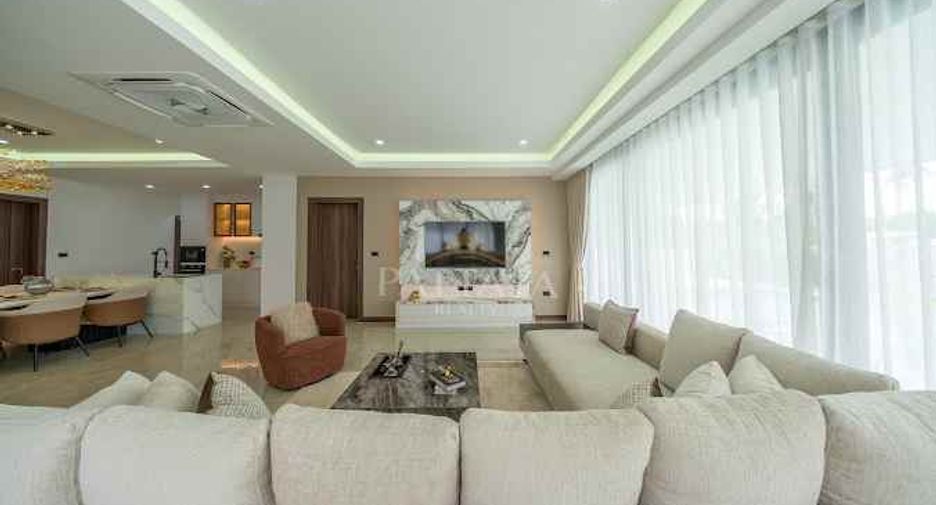 For sale 5 bedrooms villa in Huay Yai, Pattaya