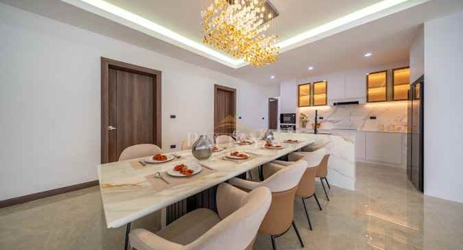 For sale 5 bedrooms villa in Huay Yai, Pattaya
