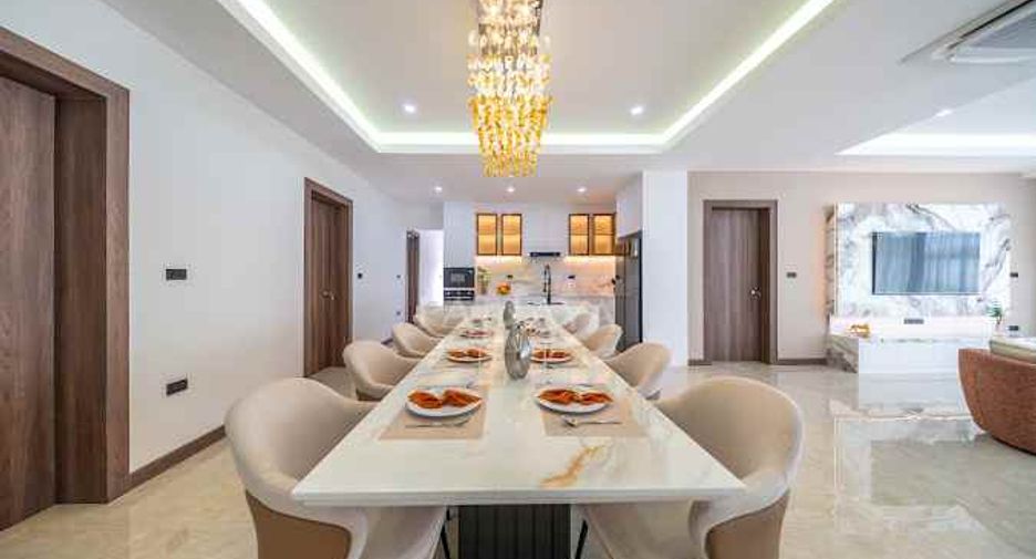 For sale 5 bedrooms villa in Huay Yai, Pattaya