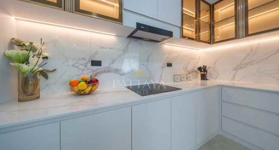 For sale 5 bedrooms villa in Huay Yai, Pattaya