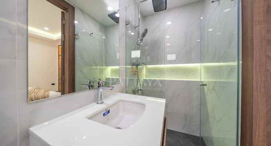 For sale 5 bedrooms villa in Huay Yai, Pattaya