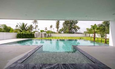 For sale 5 bedrooms villa in Huay Yai, Pattaya
