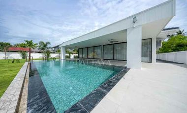 For sale 5 bedrooms villa in Huay Yai, Pattaya