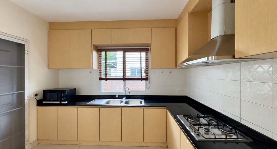 Haus zur Miete mit 3 Zimmer in Mueang Chiang Mai, Chiang Mai