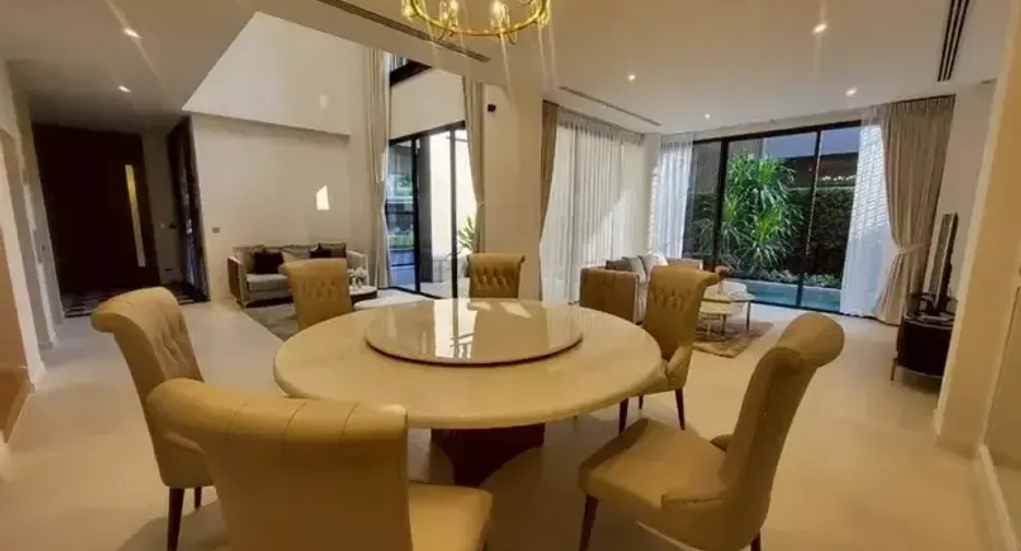 出租 5 卧室 独立屋 在 Wang Thong Lang, 曼谷
