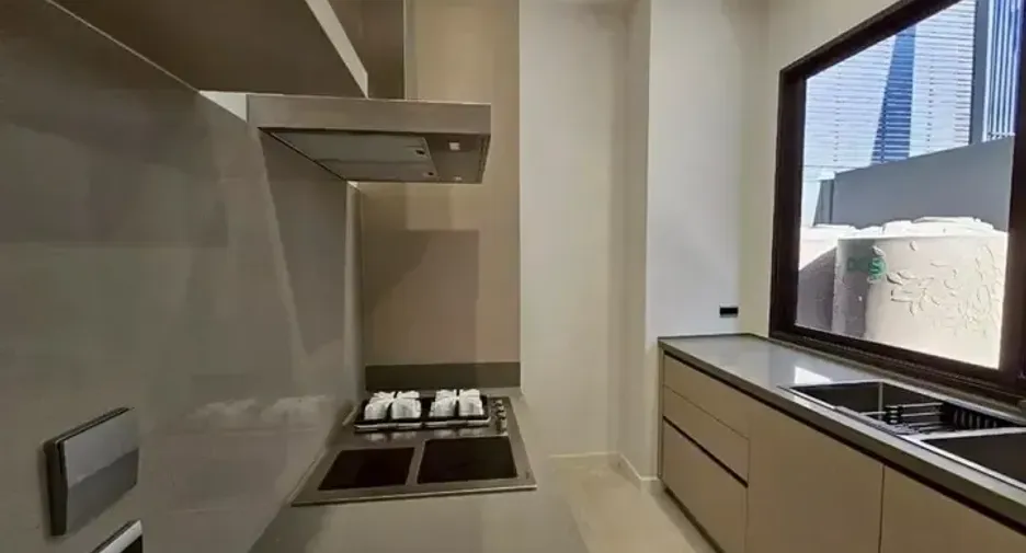 出租 5 卧室 独立屋 在 Wang Thong Lang, 曼谷