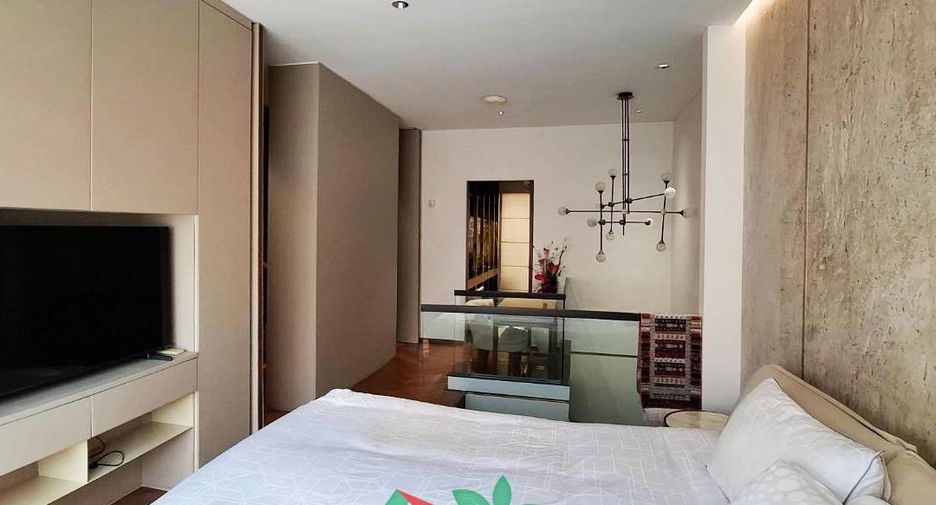 Casa adosada en venta de 3 habitaciones en Lat Phrao, Bangkok