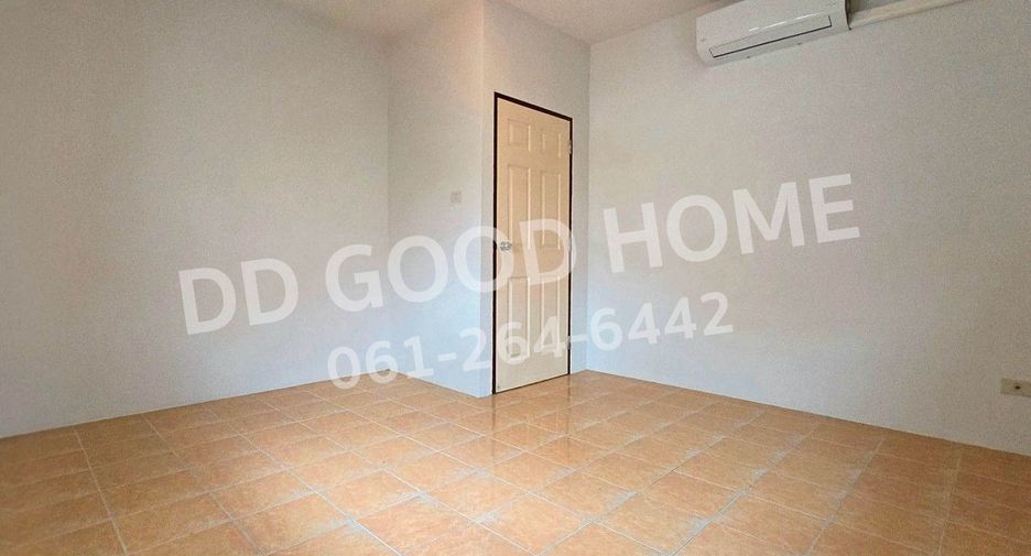 For sale 5 bedrooms house in Sam Khok, Pathum Thani