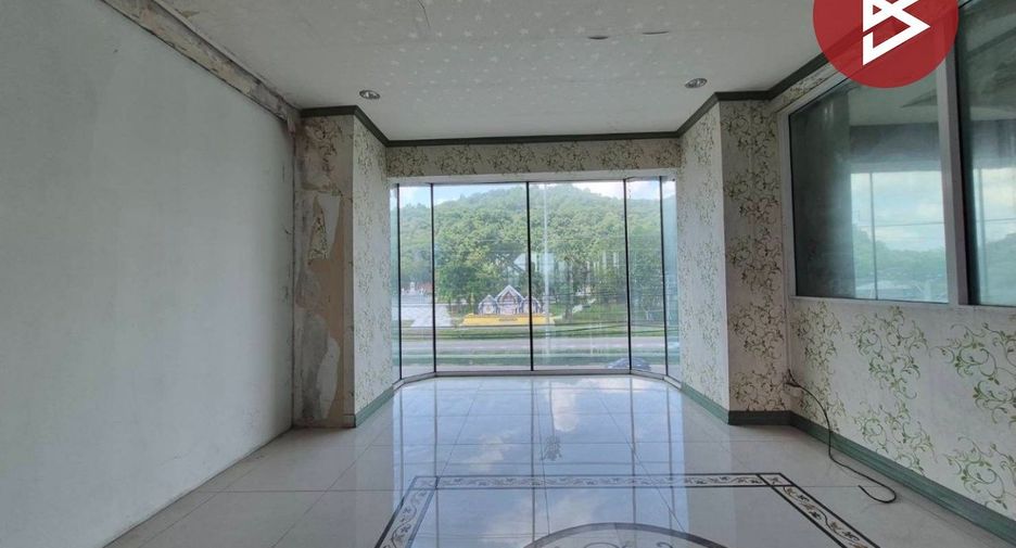 Local comercial en venta de 6 habitaciones en Mueang Ratchaburi, Ratchaburi