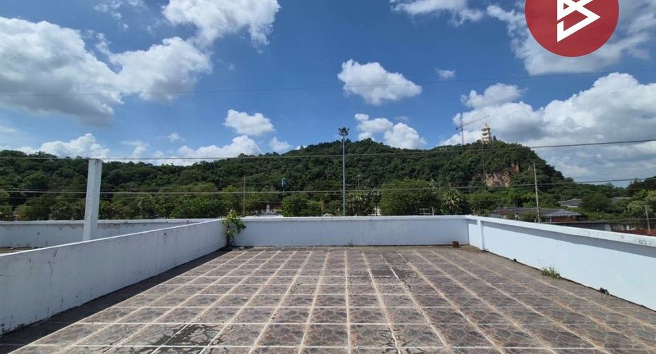 Local comercial en venta de 6 habitaciones en Mueang Ratchaburi, Ratchaburi
