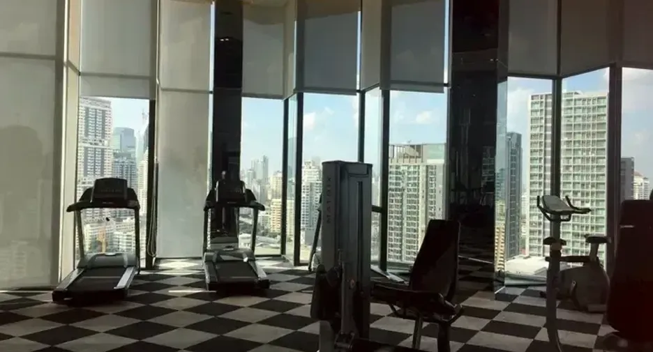 For sale 1 bed condo in Khlong Toei, Bangkok