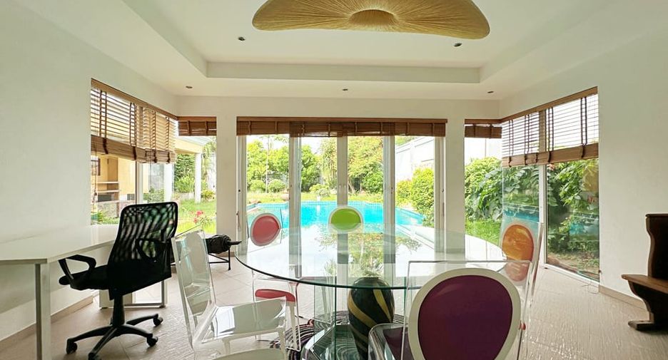 Villa en alquiler de 3 habitaciones en Bang Lamung, Chonburi