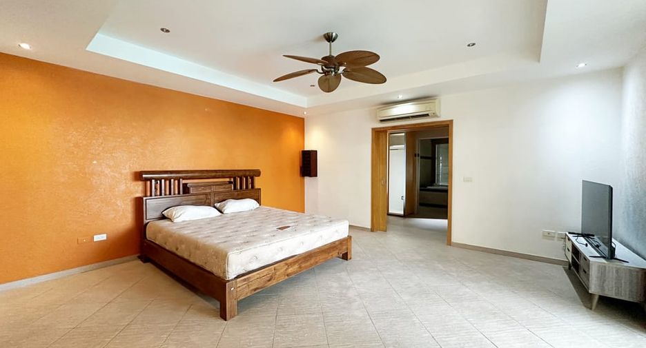 Villa en alquiler de 3 habitaciones en Bang Lamung, Chonburi